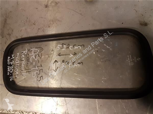 قطع غيار الآليات الثقيلة Renault Vitre latérale...