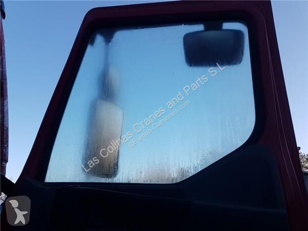 قطع غيار الآليات الثقيلة Renault Vitre latérale...