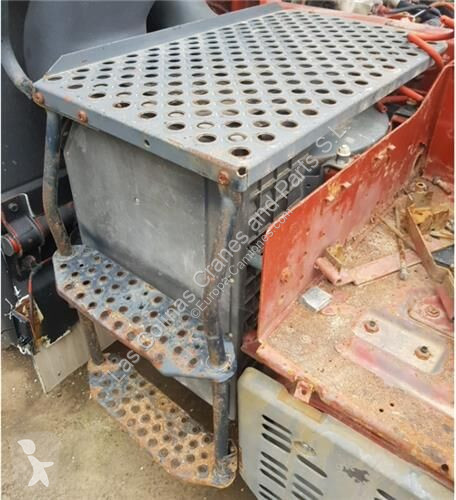 قطع غيار الآليات الثقيلة Iveco Marchepied pour...
