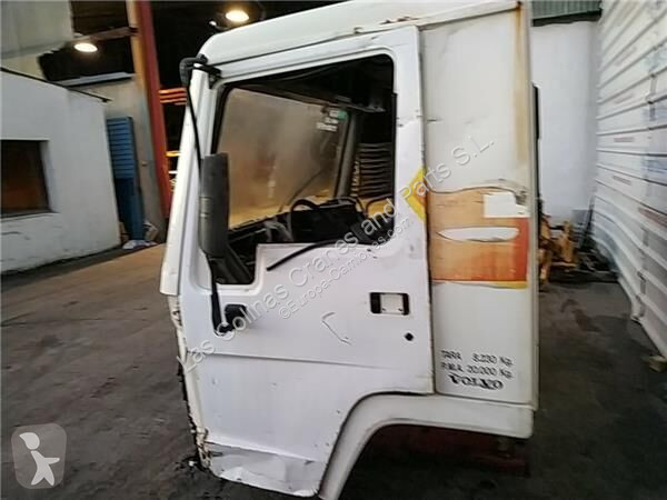 قطع غيار الآليات الثقيلة Volvo Cabine 1698737...