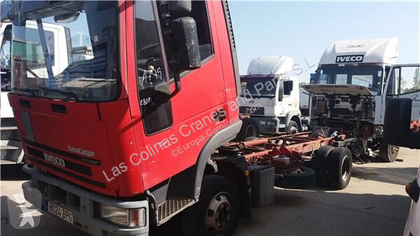 قطع غيار الآليات الثقيلة Iveco Garde-boue pour...
