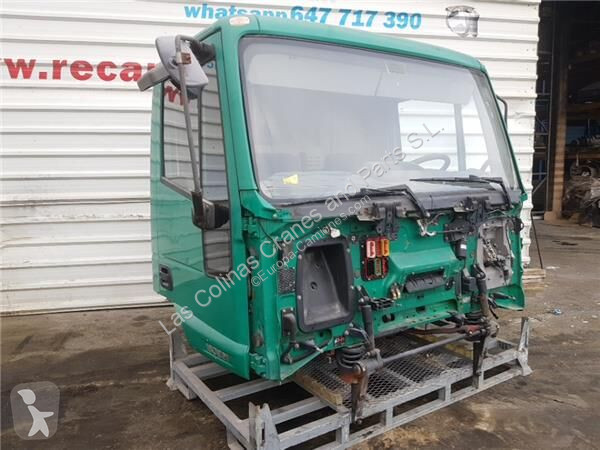 قطع غيار الآليات الثقيلة Iveco Vitre latérale...