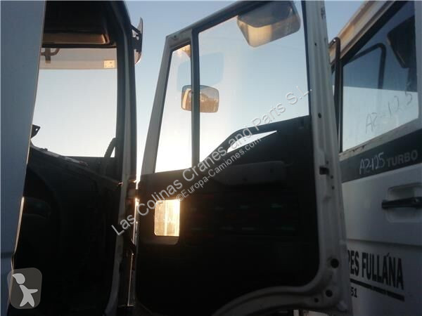 قطع غيار الآليات الثقيلة Iveco Porte pour...