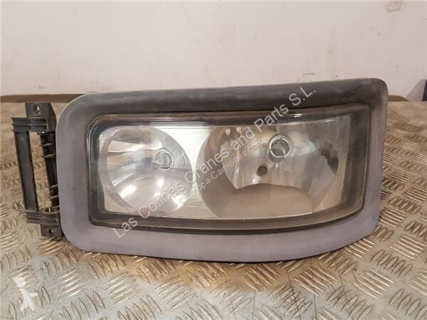 قطع غيار الآليات الثقيلة MAN Phare pour camion...