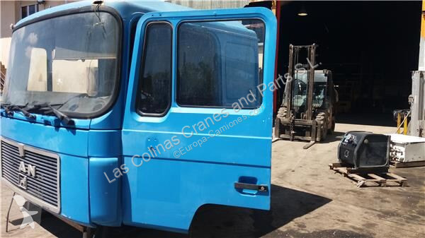 قطع غيار الآليات الثقيلة MAN Porte pour camion...