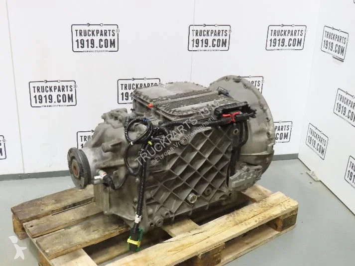 قطع غيار الآليات الثقيلة Volvo 60151016...