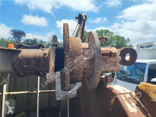قطع غيار الآليات الثقيلة Nissan oyeu 43204A400...