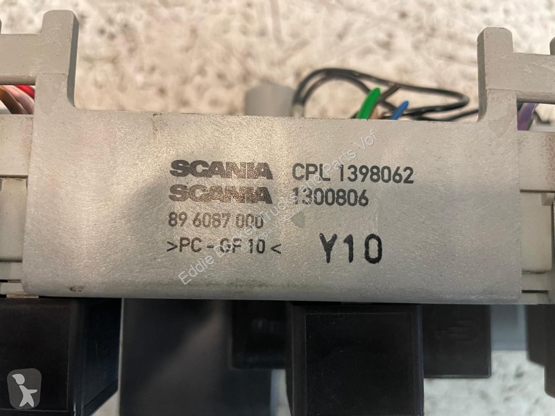 قطع غيار الآليات الثقيلة Scania 1300806 FUE BOX