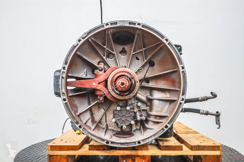 قطع غيار الآليات الثقيلة MAN 12+2GZ3000OD+VOITH...