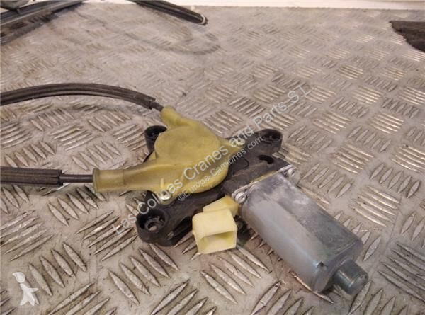 قطع غيار الآليات الثقيلة Mercedes Vitre...