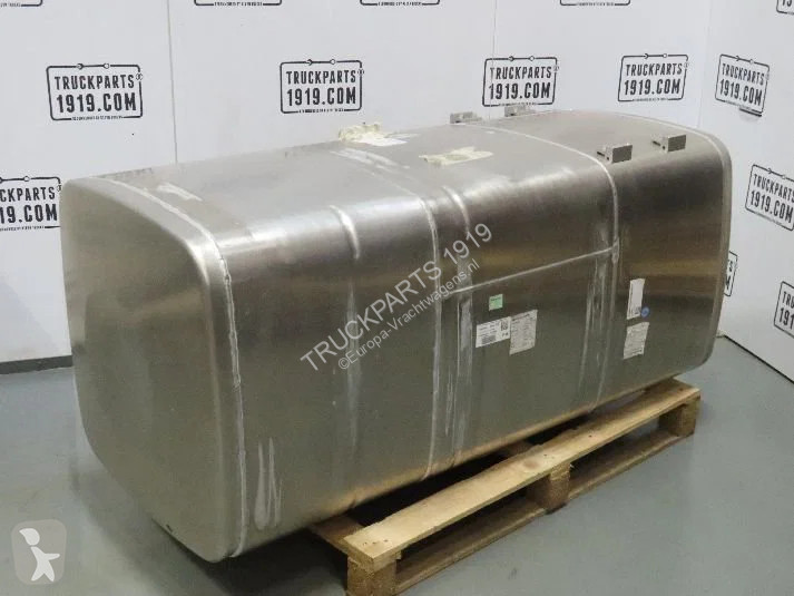 قطع غيار الآليات الثقيلة MAN Brandstoftank 690L