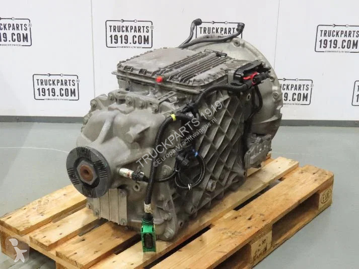 قطع غيار الآليات الثقيلة Volvo 60151016...