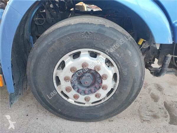 قطع غيار الآليات الثقيلة Iveco Moyeu 77954 pour...