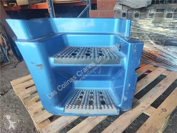 قطع غيار الآليات الثقيلة Iveco Marchepied...