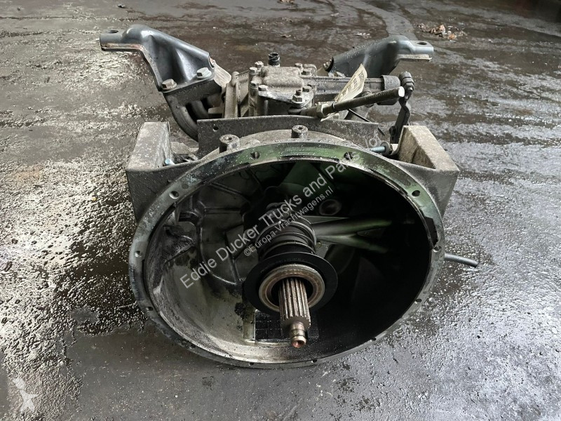 قطع غيار الآليات الثقيلة DAF A 6732604300 ZF...