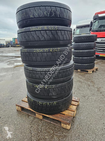 قطع غيار الآليات الثقيلة Michelin 280/75 R 22.5...