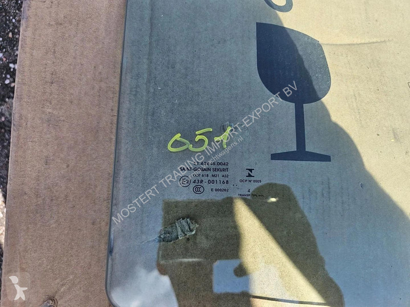 قطع غيار الأشغال العمومية MAN Window door right...