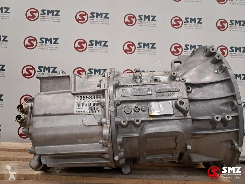 قطع غيار الآليات الثقيلة Mercedes...