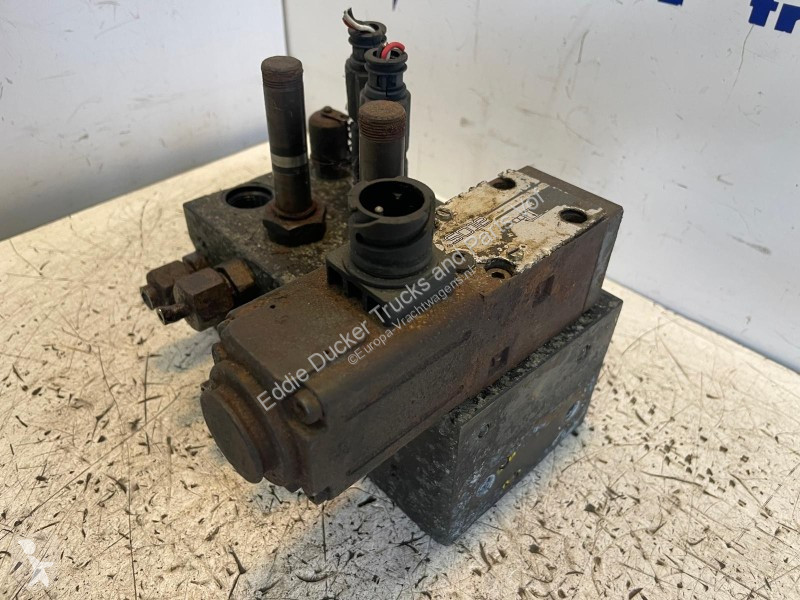 قطع غيار الآليات الثقيلة DAF 1450336-1981282...