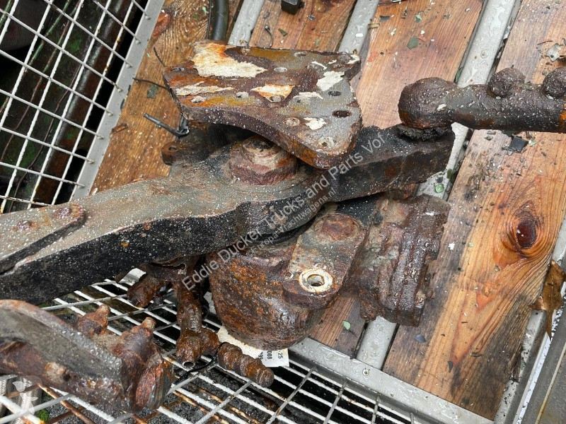 قطع غيار الآليات الثقيلة Terberg STEERING BOX 8X8