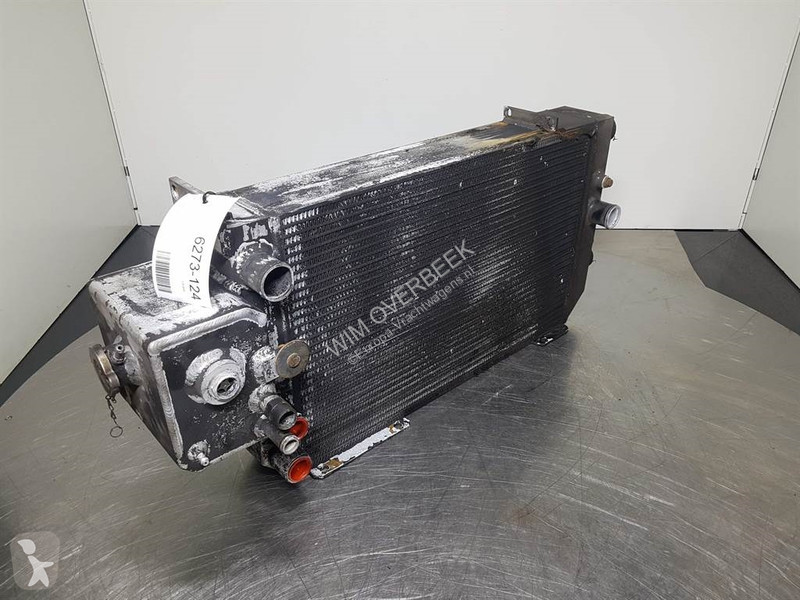 قطع غيار الآليات الثقيلة Yanmar V80...