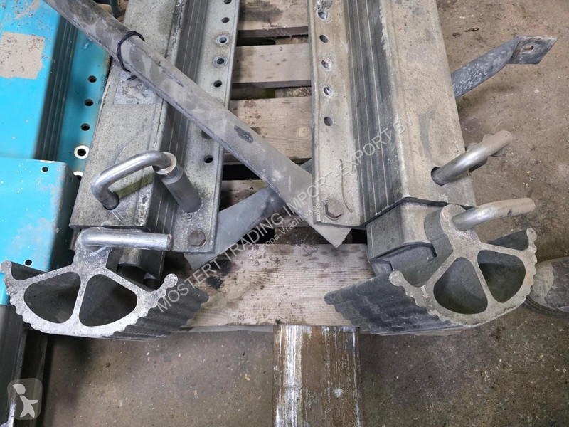 قطع غيار الآليات الثقيلة Jost Aluminum trailer...