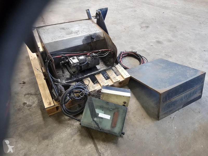 Bedrijfswagen  ELECTRIC HYDRAULIC TIP UNIT - 24...