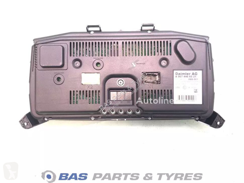 قطع غيار الآليات الثقيلة Mercedes