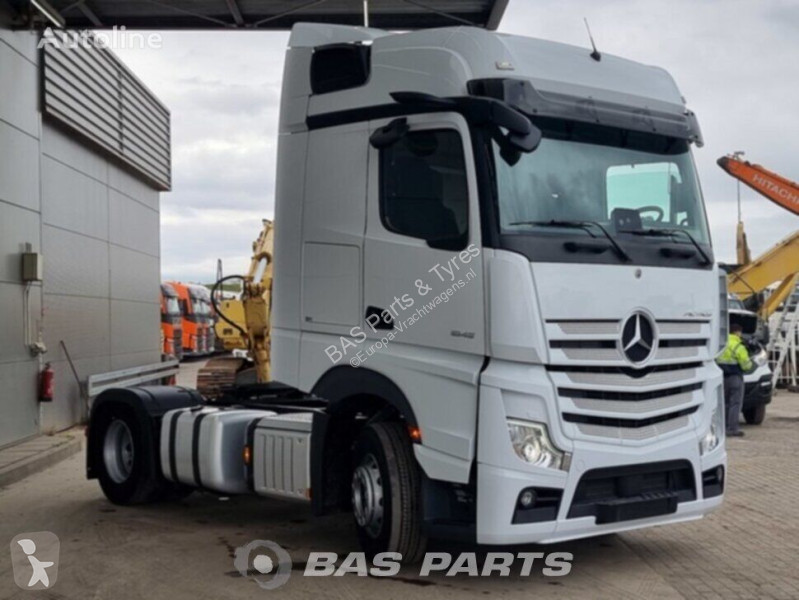 قطع غيار الآليات الثقيلة Mercedes