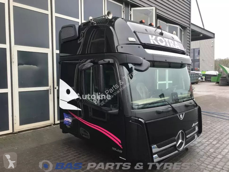 قطع غيار الآليات الثقيلة Mercedes