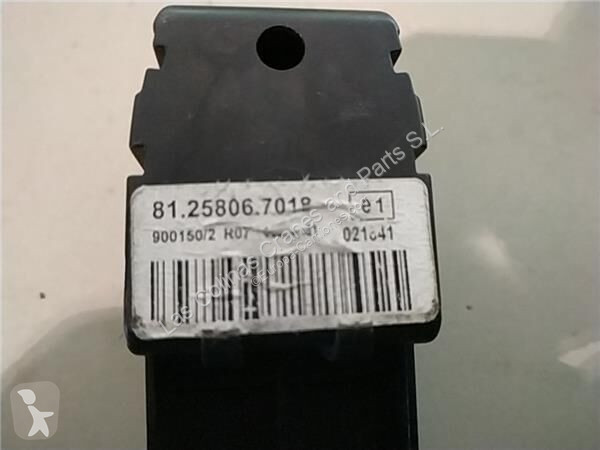 قطع غيار الآليات الثقيلة MAN Bouton de comde...