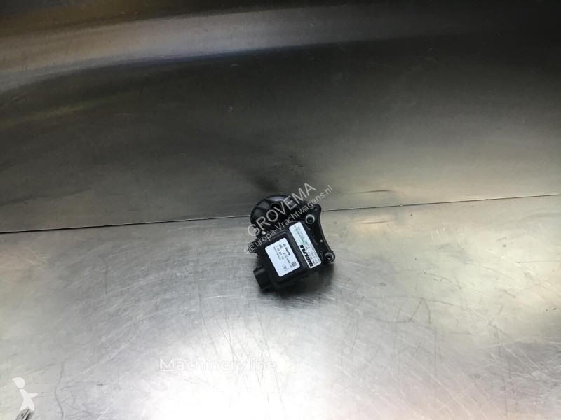 قطع غيار الآليات الثقيلة Liebherr Water valve