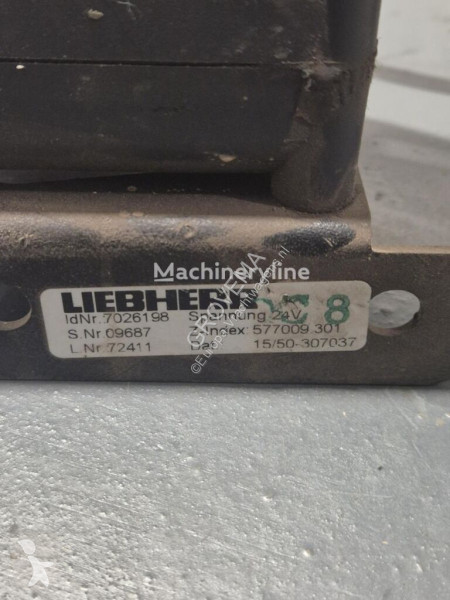 قطع غيار الآليات الثقيلة Liebherr Water valve