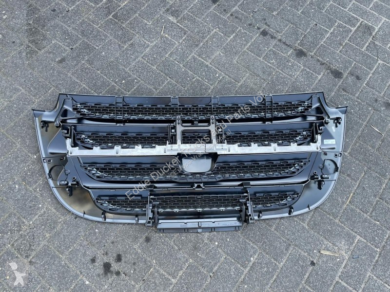 Pièces poids lourds DAF 2048272 GRILLE