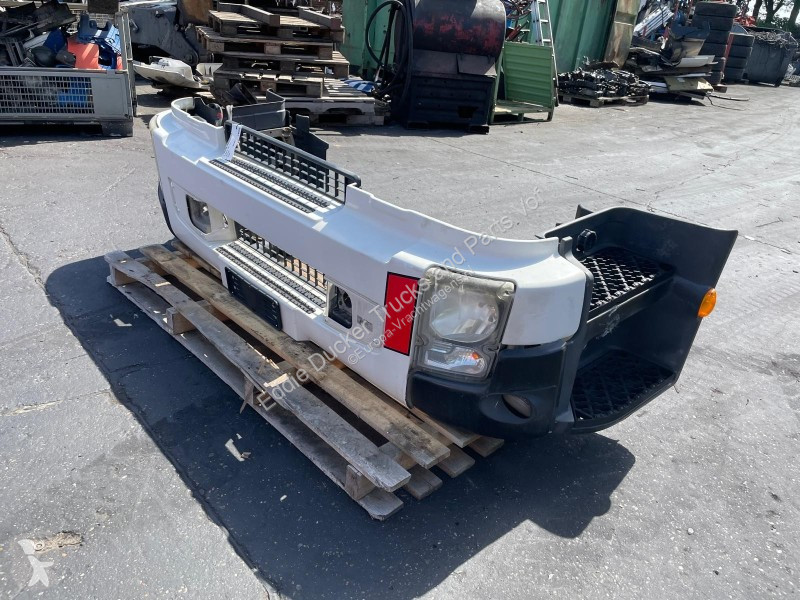قطع غيار الآليات الثقيلة Volvo 20961643 BUMPER...