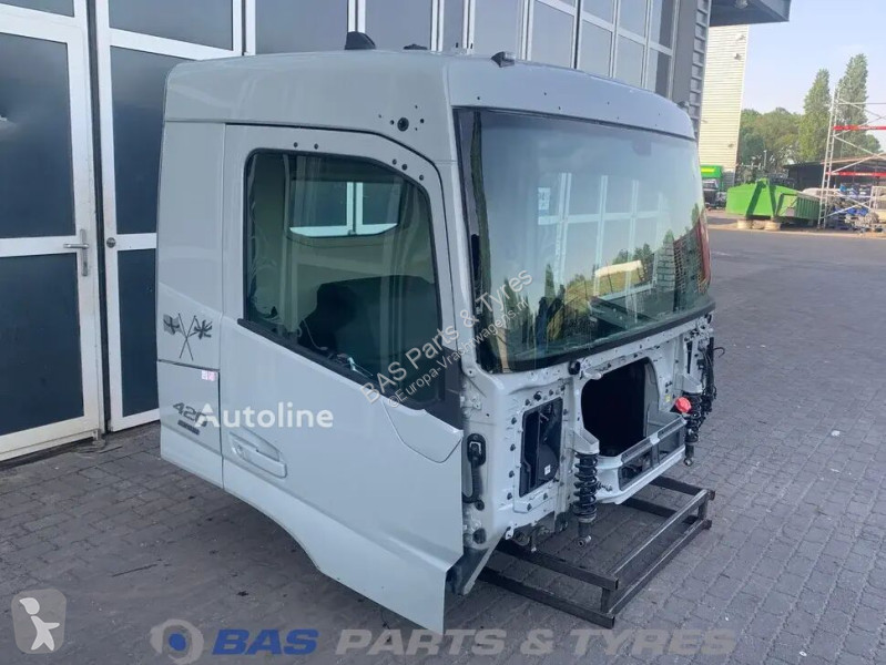 قطع غيار الآليات الثقيلة Volvo