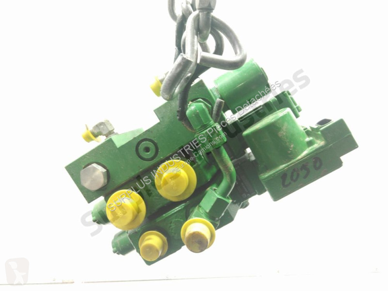 قطع غيار الآليات الثقيلة John Deere 8345R