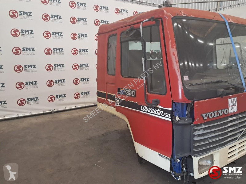 قطع غيار الآليات الثقيلة Volvo Occ Cabine Volvo
