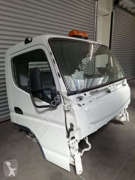 قطع غيار الآليات الثقيلة Mitsubishi Fuso CANTER...