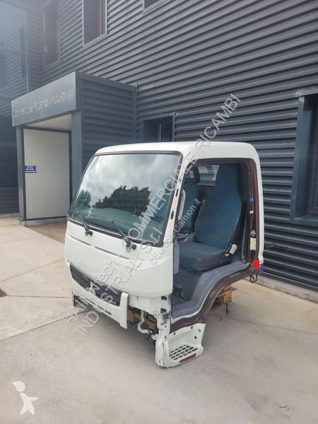 قطع غيار الآليات الثقيلة Mitsubishi Fuso 