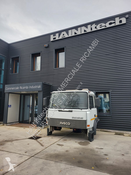 Pezzi di ricambio per mezzi pesanti Iveco...