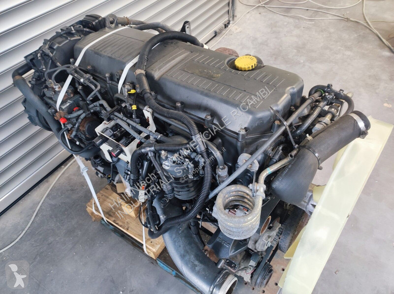 Vrachtwagenonderdelen Iveco F3GFE611 460hp...