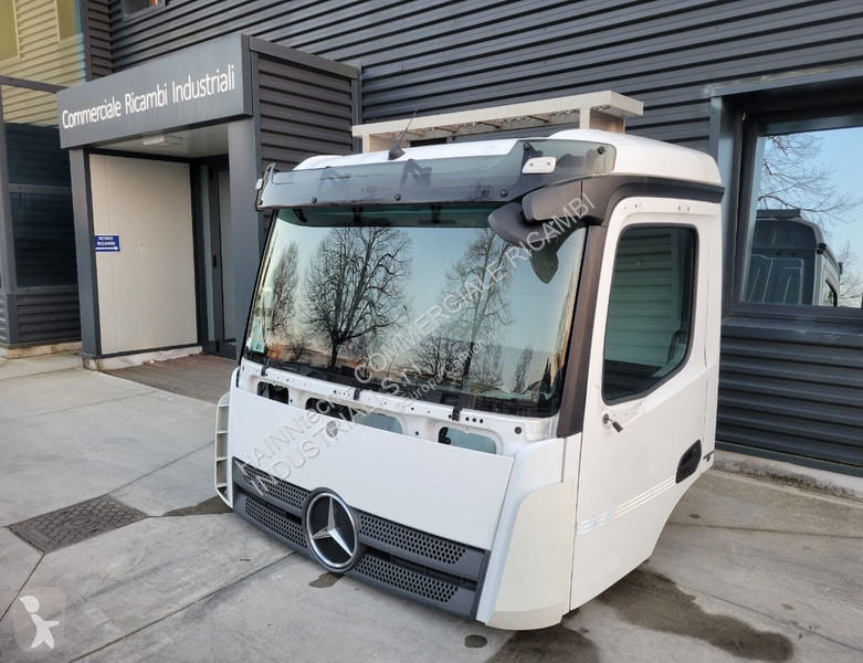 Pezzi di ricambio per mezzi pesanti Mercedes...