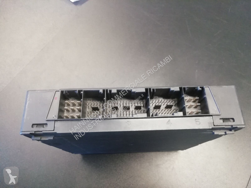 Pezzi di ricambio per mezzi pesanti Mercedes...