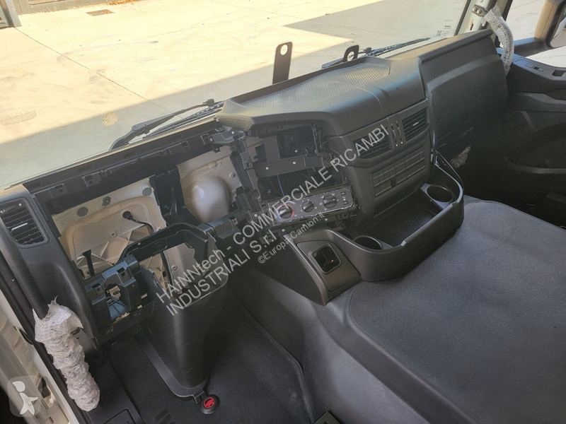 Pezzi di ricambio per mezzi pesanti Iveco X-Way...
