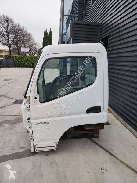 قطع غيار الآليات الثقيلة Mitsubishi Fuso FUSO 
