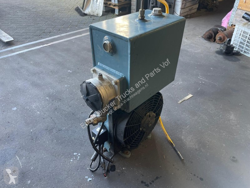 Teherautó-alkatrészek  HYDRAULISCHE OLIEKOELER