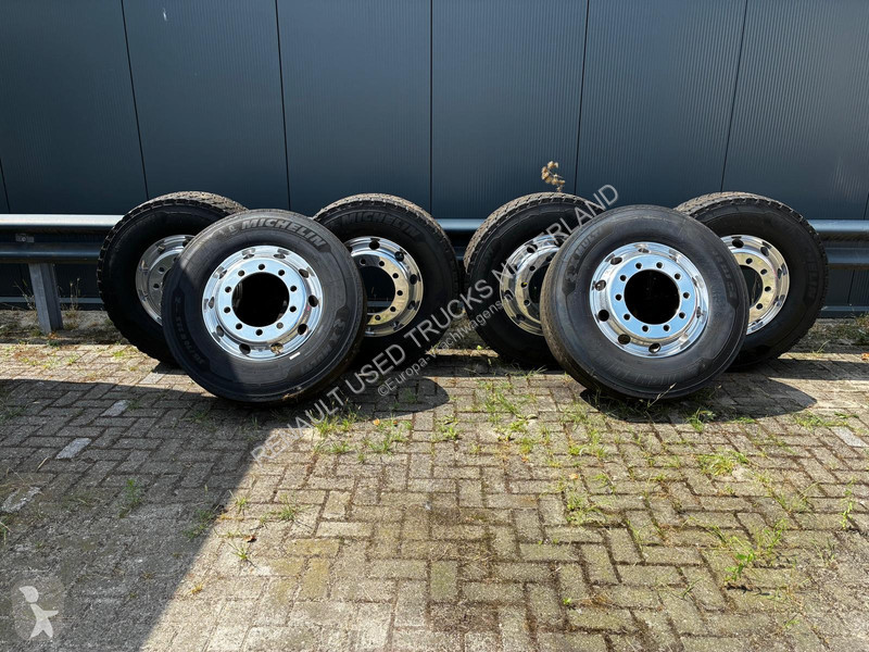 Pièces poids lourds  Alu velgen complete set...