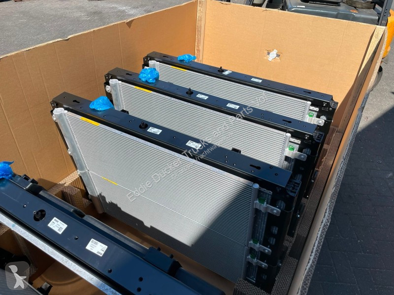 قطع غيار الآليات الثقيلة DAF 2399693 / 2405552...
