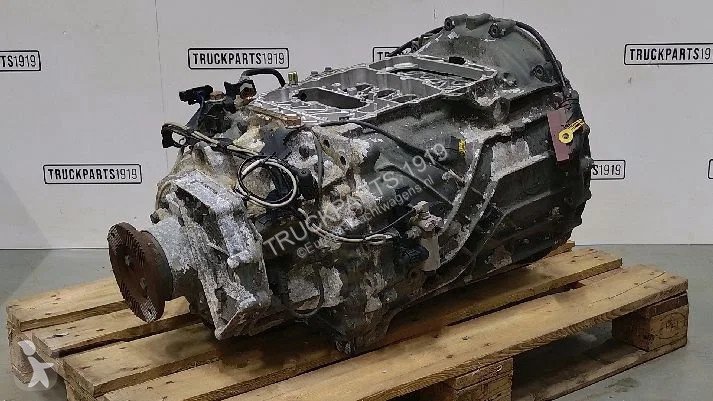 قطع غيار الآليات الثقيلة ZF Gearbox & Clutch...